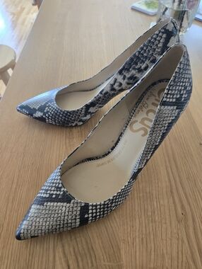 Circus by Sam Edelman Snake-Print Pointed Toe Pumps - Black & Beige Preowned 11